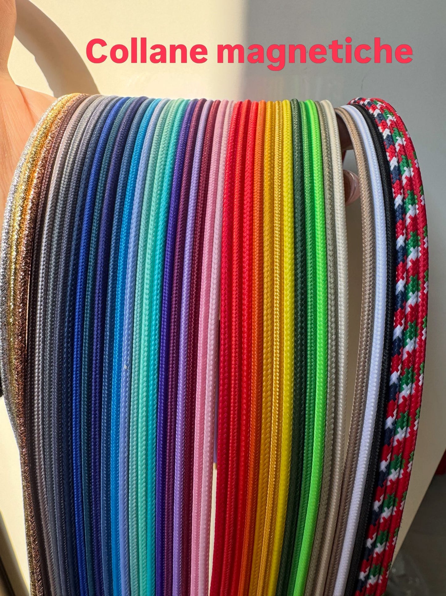 Collana clip calamita